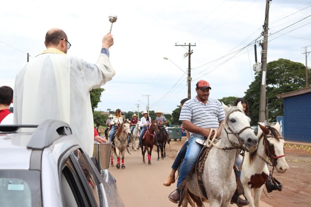 Festa do Divino Espírito Santo reúne fé, tradição e grande público em Holambra