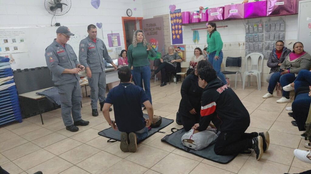 Capacitação prepara equipes escolares para atuação em situações de emergência