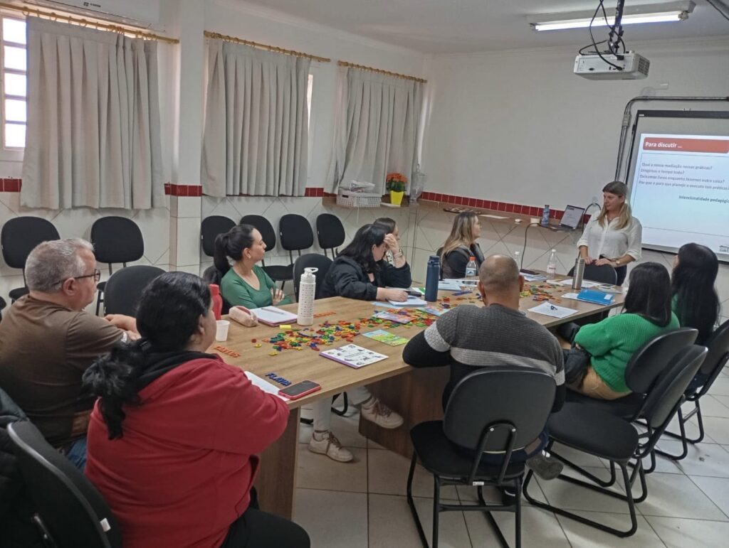 Formação continuada fortalece projetos pedagógicos