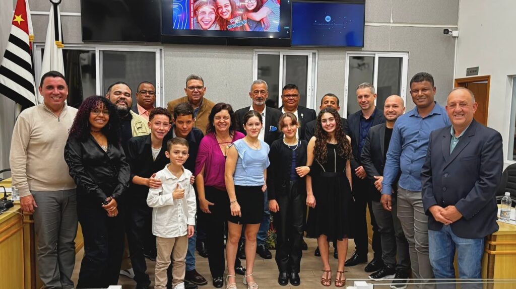 Câmara Municipal de Holambra realiza posse e diplomação da 7ª Câmara Jovem