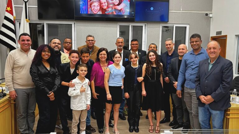 Câmara Municipal de Holambra realiza posse e diplomação da 7ª Câmara Jovem