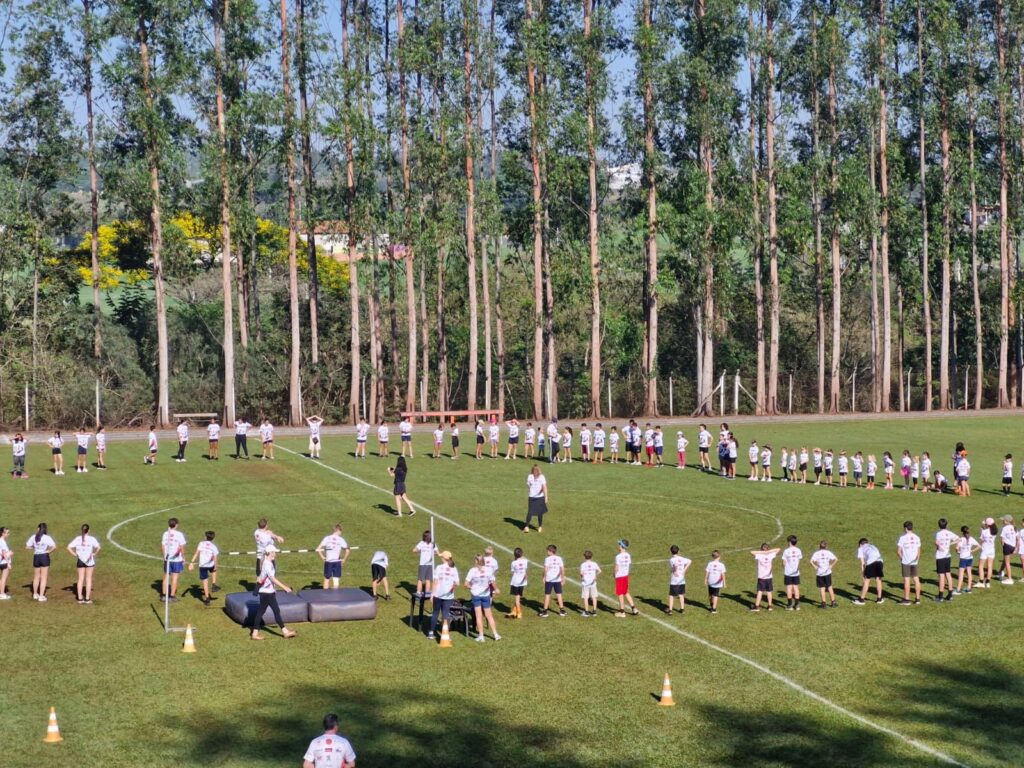 Amarílis leva crianças para Festival no Clube Fazenda Ribeirão
