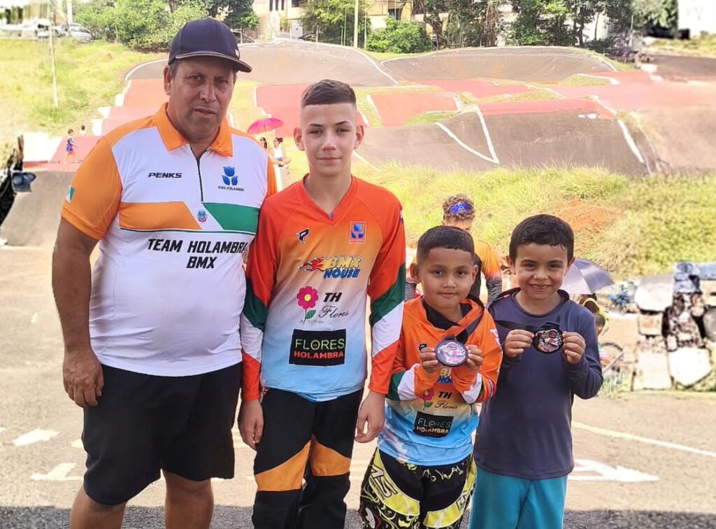 ​Pilotos de Holambra brilham na Copinhade BMX Race em Americana