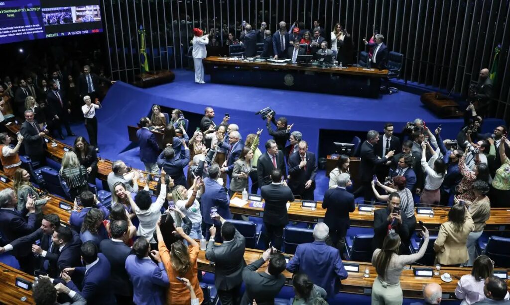 Senado aprova redução da jornada de trabalho para 40 horas semanais
